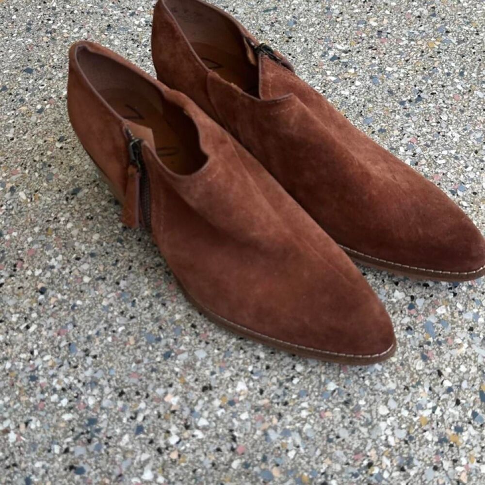 Zodiac Women's Brown and Tan Boots